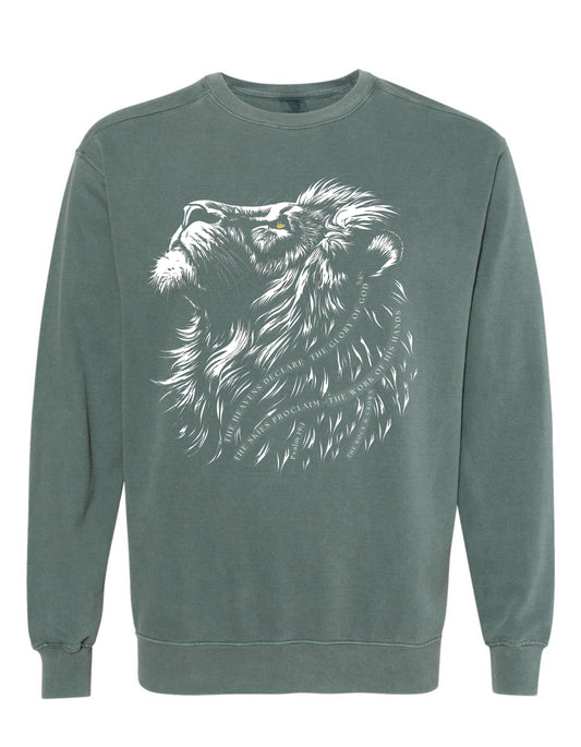 Behold Him-sweatshirt